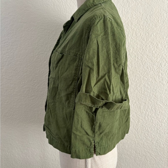 Universal Thread Green Button-Down Shirt - Picture 4 of 10